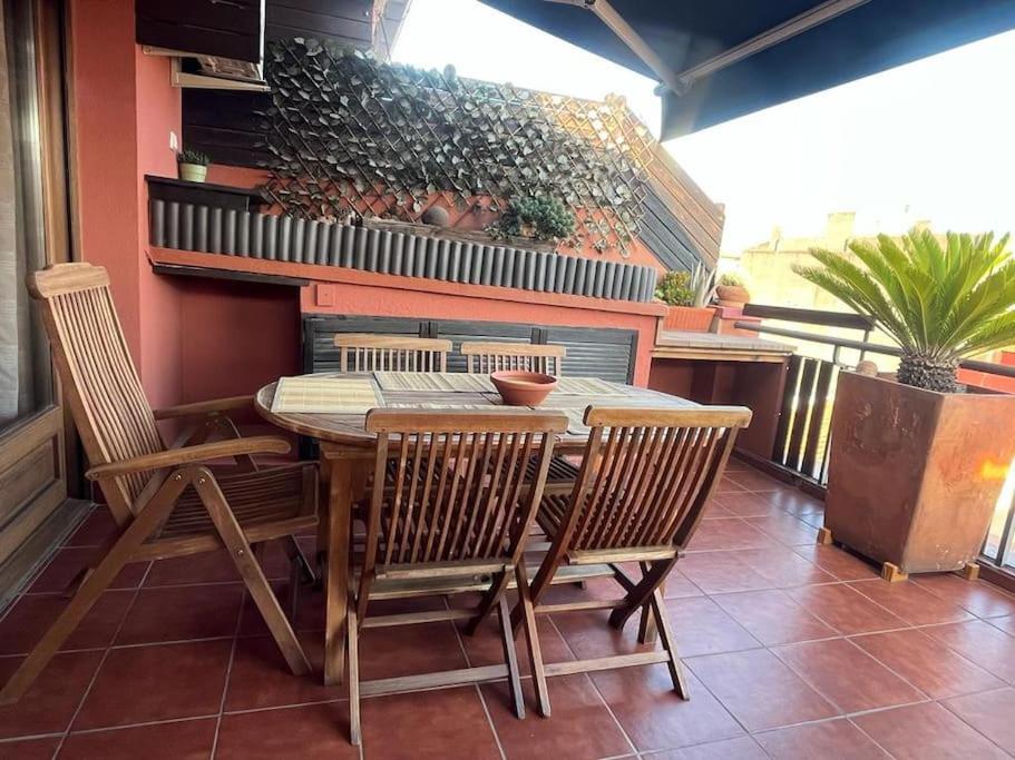 Apartamento Atico Luminoso Centrico Y Comodo Figueras Exterior foto