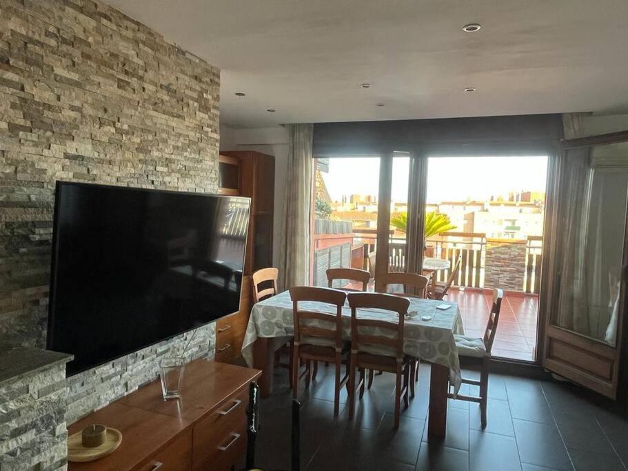Apartamento Atico Luminoso Centrico Y Comodo Figueras Exterior foto