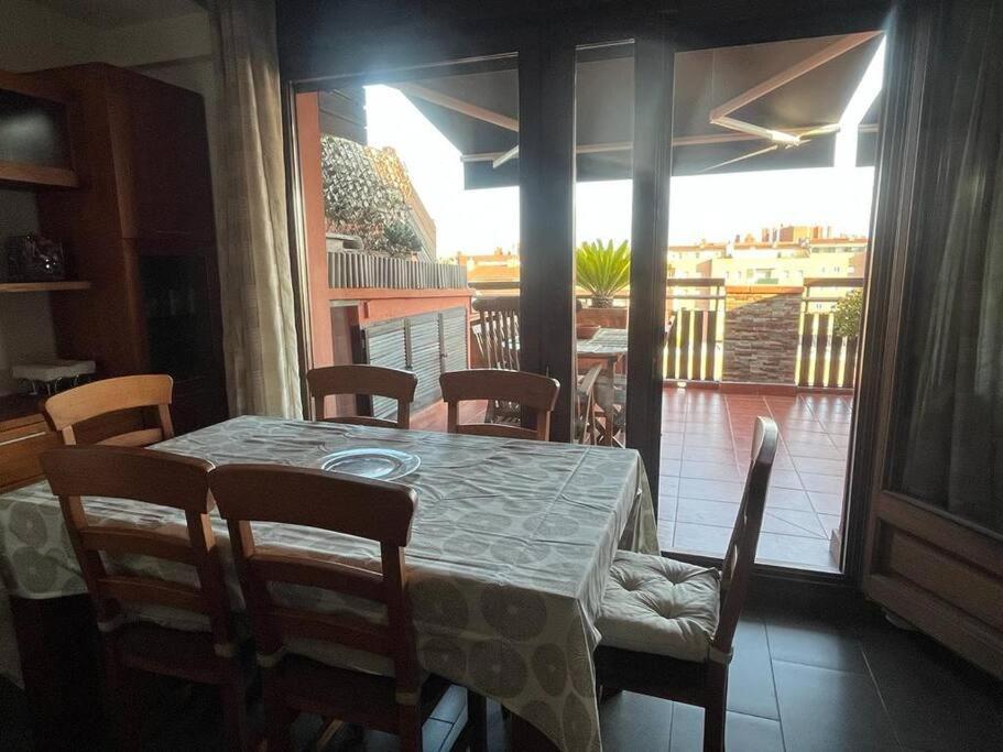 Apartamento Atico Luminoso Centrico Y Comodo Figueras Exterior foto